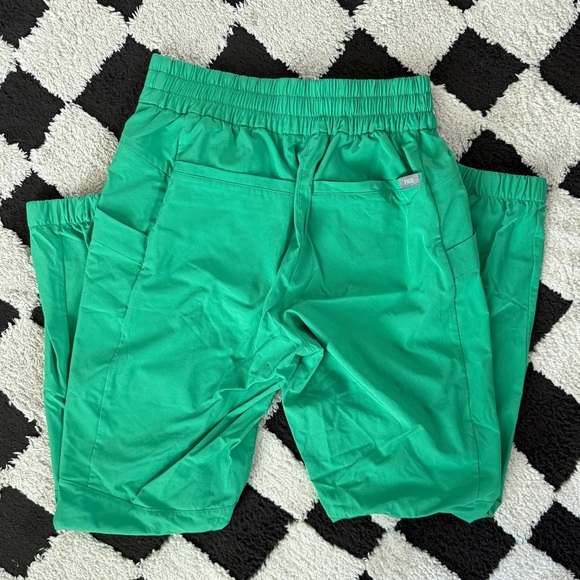 Figs Technical Collection - Picture 2 of 3